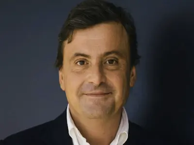 Carlo Calenda raccomanda Prima Classe